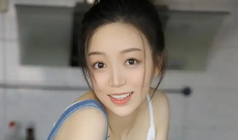 浙江純愛服飾有限公司輪播圖2